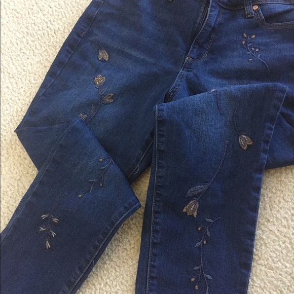 bandolino embroidered jeans